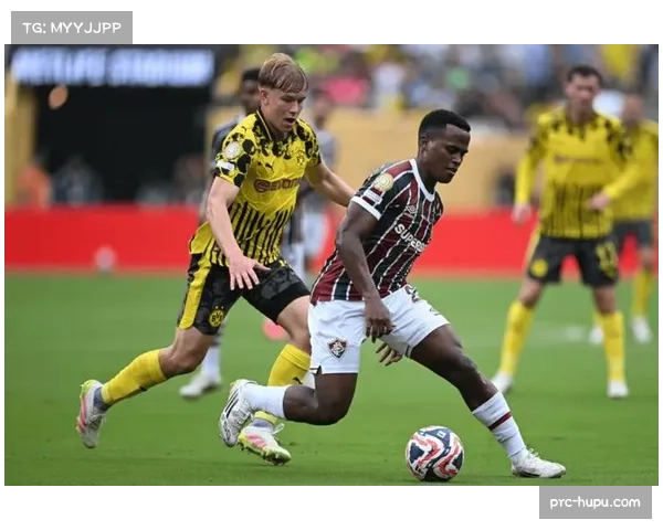 实时：布兰特直接任意球破门，多特蒙德扳回一城